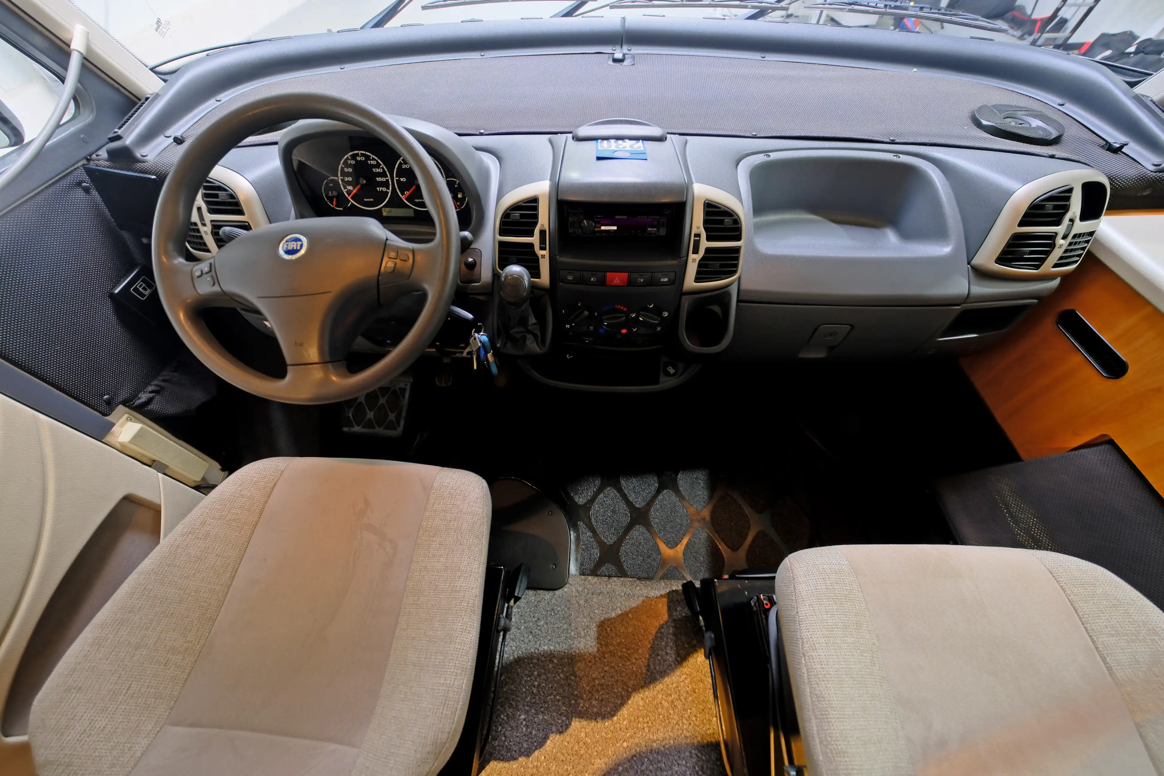 HYMER-ERIBA B 524
